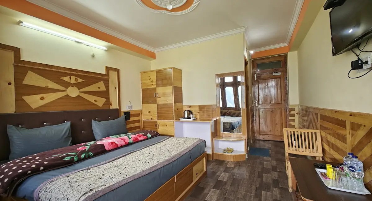 cheap-hotel-room-kalpa-kinnaur