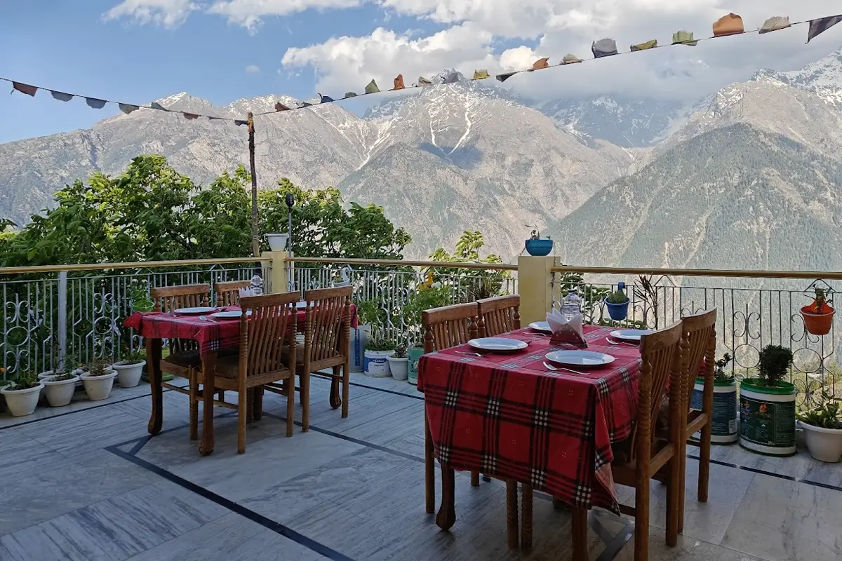 outdoor-dining-kalpa-kinnaur