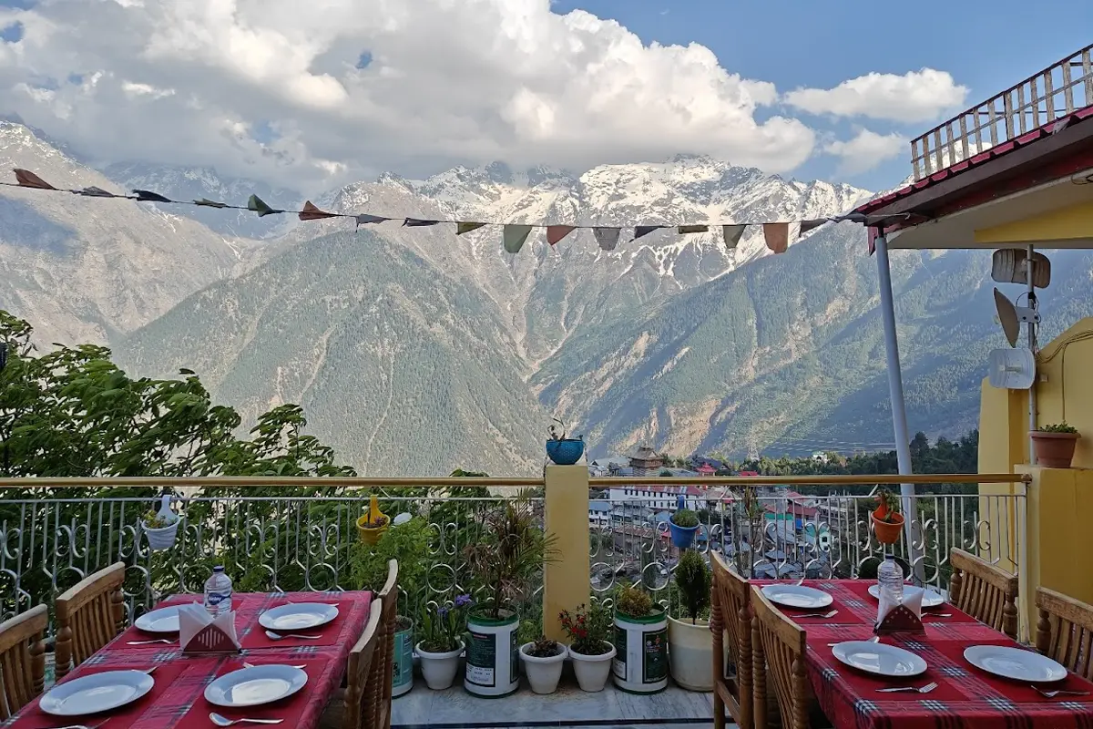 outdoor-restaurant-kalpa-kinnaur