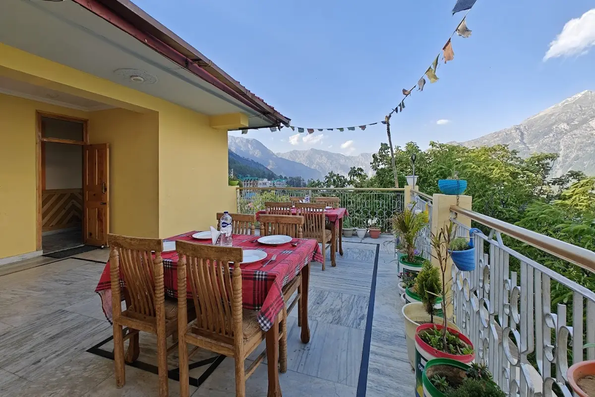 rooftop-restaurant-kalpa-kinnaur